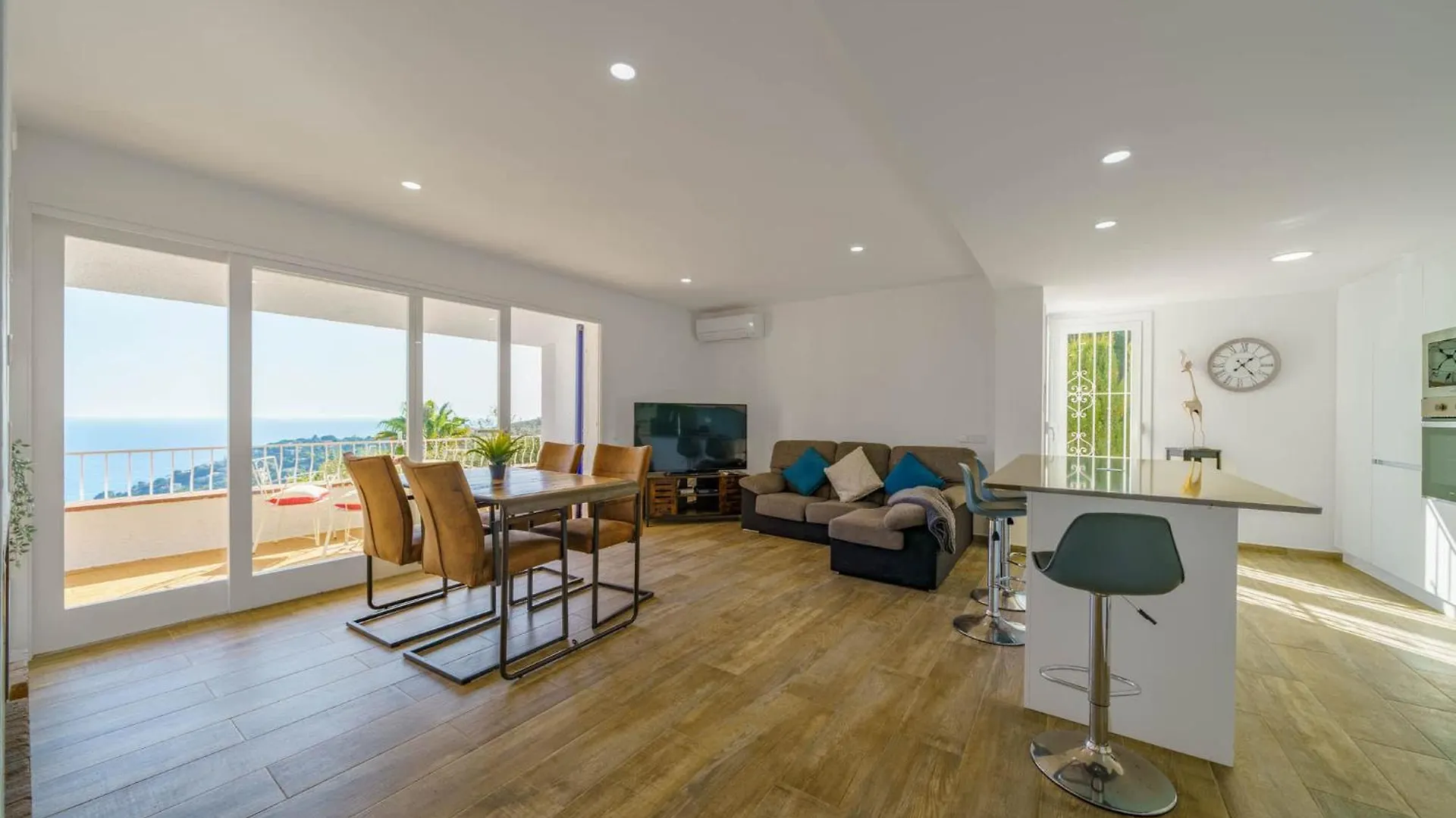 Villa Sea Breeze Lux House - Private Pool & Aircon Tossa de Mar 0*,  Spagna