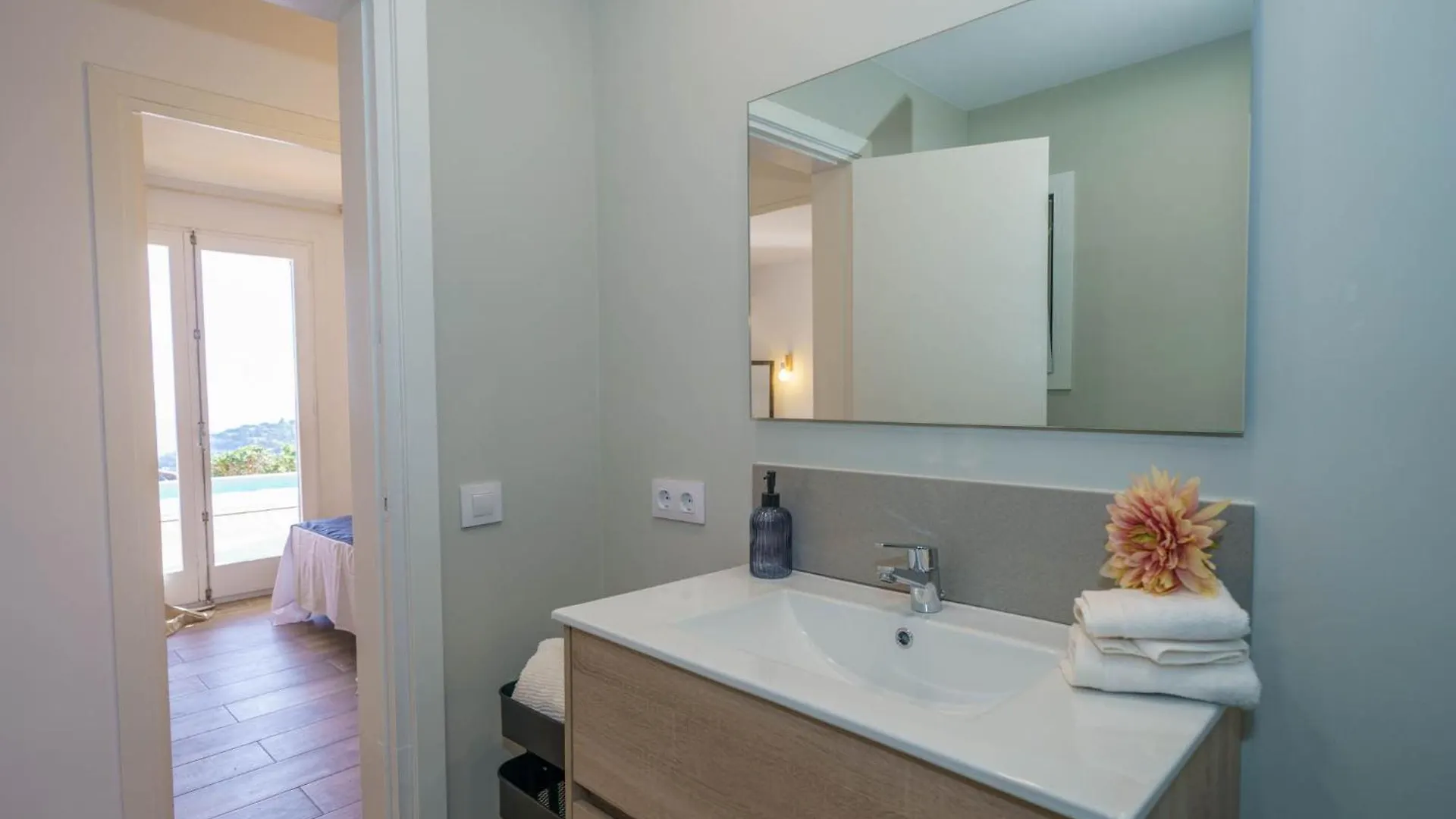Sea Breeze Lux House - Private Pool & Aircon Villa Tossa de Mar Holiday home